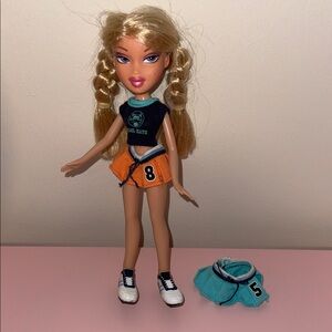 Bratz Play Sportz Teamz Cloe with Extra Skirt